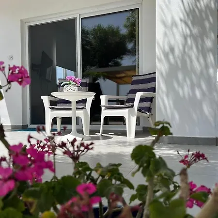Cozy House Ferienhaus Perivolia